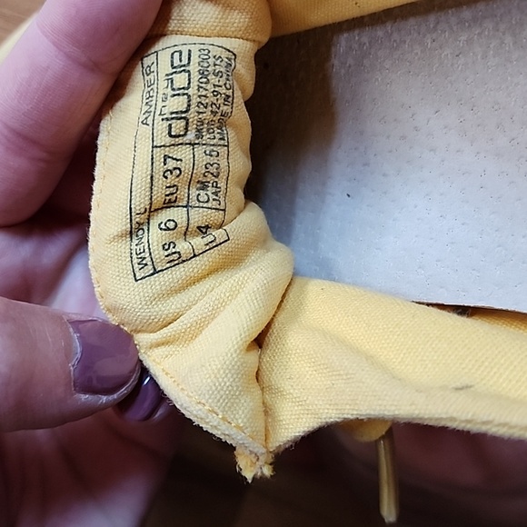 Hey dude Womens Size 6 Yellow Shoes - Picture 5 of 8